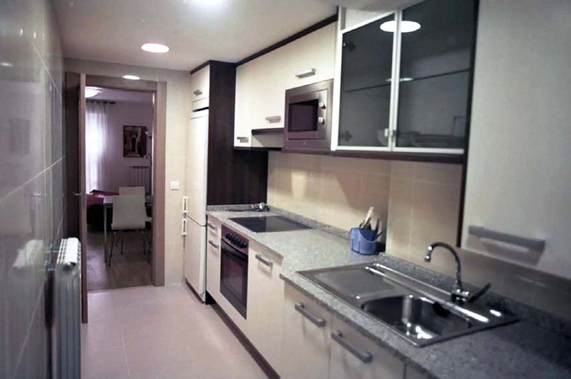Apartamentos Auhabitat Zaragoza, Edificio De Apartamentos Turisticos ภายนอก รูปภาพ