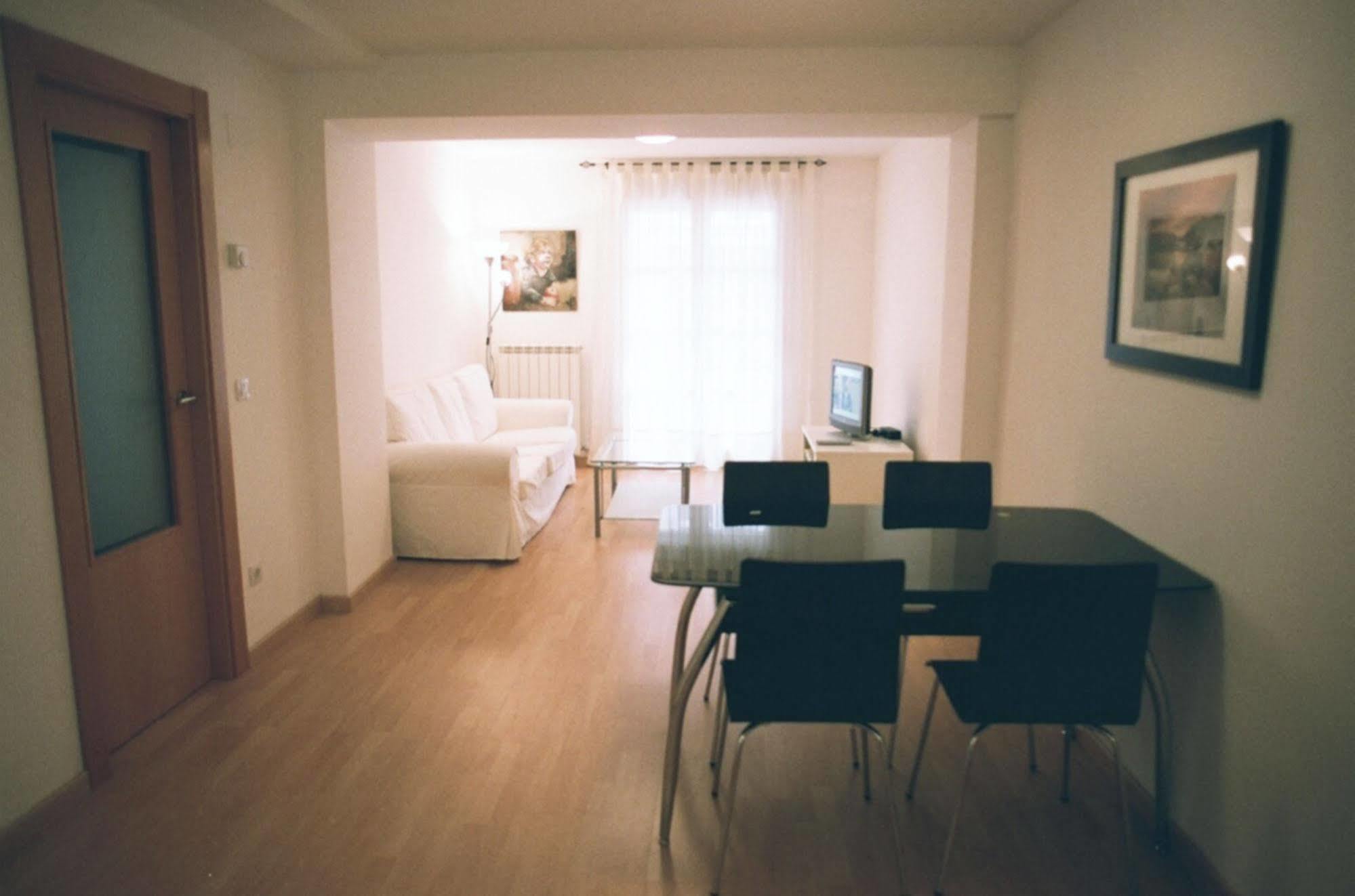 Apartamentos Auhabitat Zaragoza, Edificio De Apartamentos Turisticos ภายนอก รูปภาพ