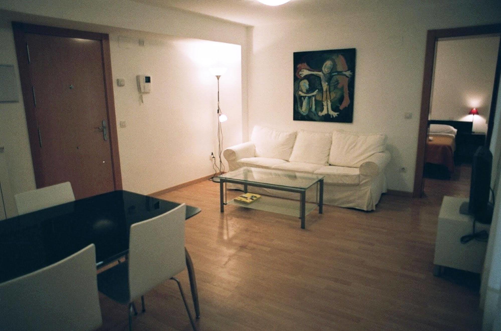 Apartamentos Auhabitat Zaragoza, Edificio De Apartamentos Turisticos ห้อง รูปภาพ