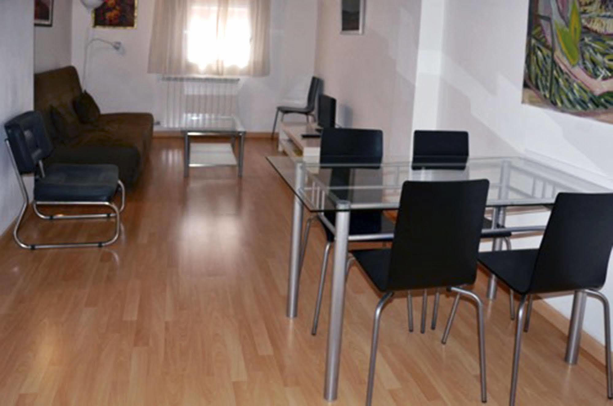 Apartamentos Auhabitat Zaragoza, Edificio De Apartamentos Turisticos ภายนอก รูปภาพ