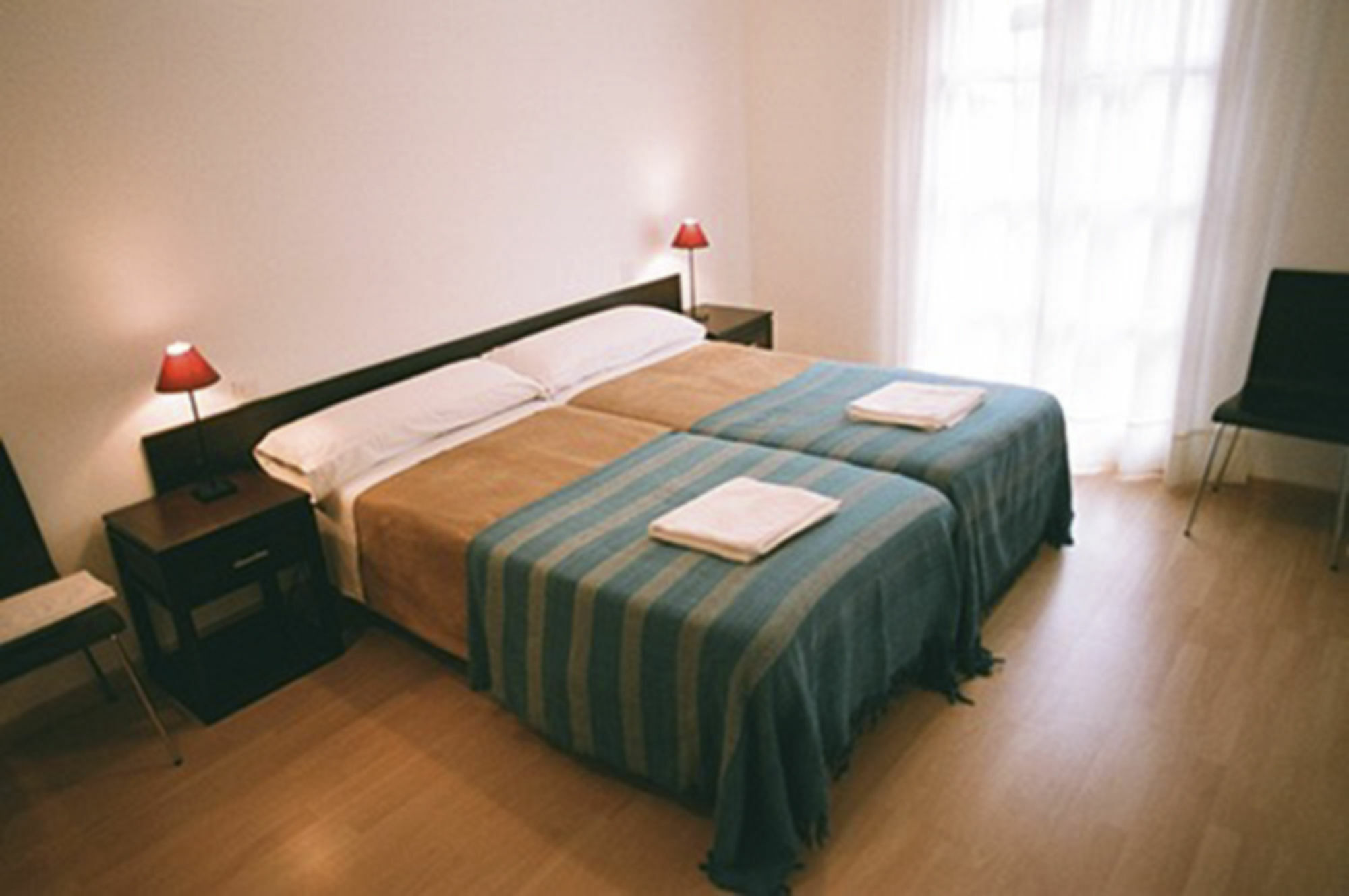 Apartamentos Auhabitat Zaragoza, Edificio De Apartamentos Turisticos ภายนอก รูปภาพ